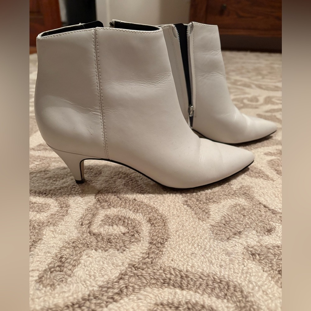 Sam Edelman Kinzey kitten heel ankle booties